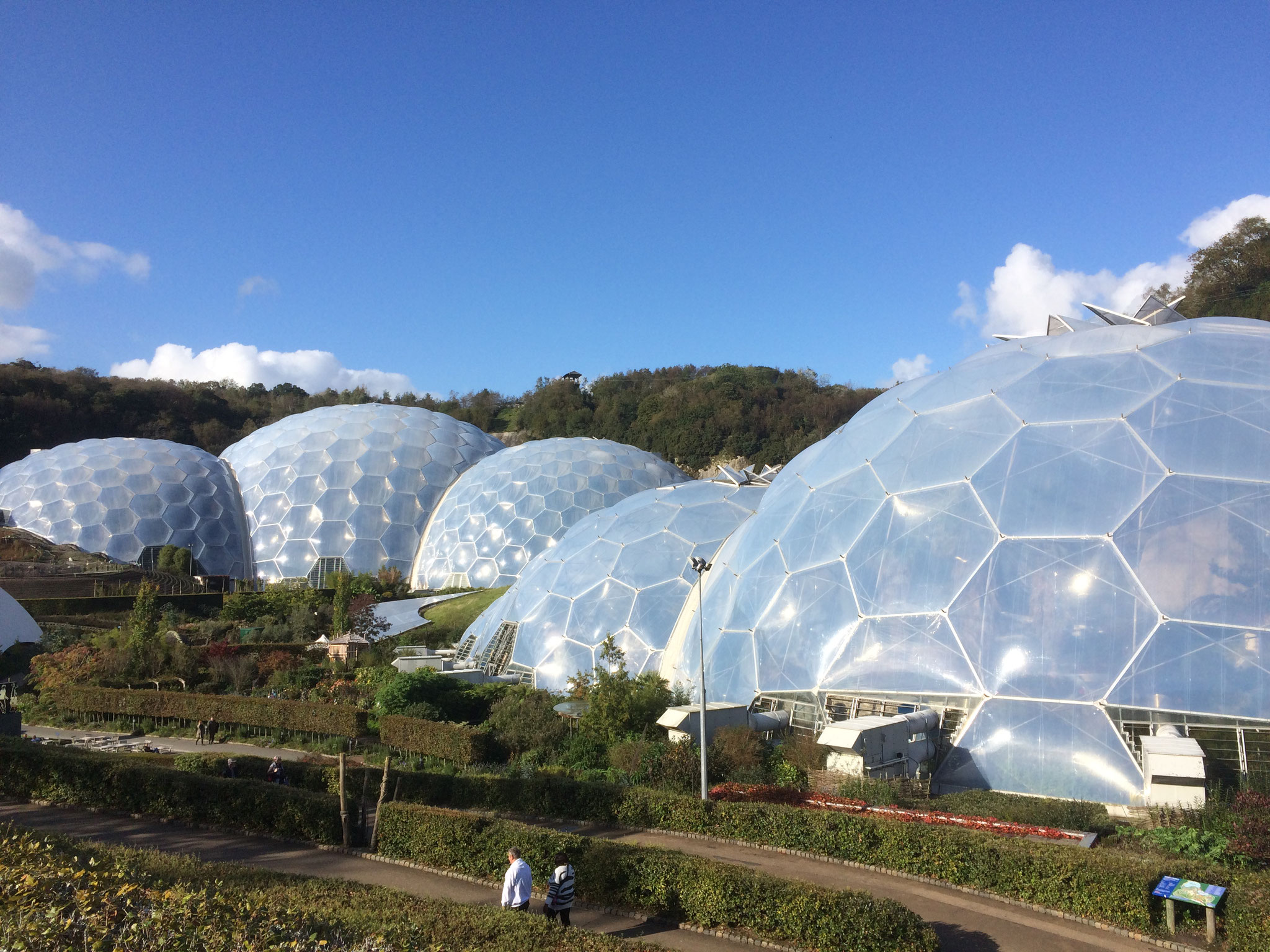 Der botanische Garten mit seinem größten Indoor-Regenwald ist ein lohnenswertes touristisches Ziel