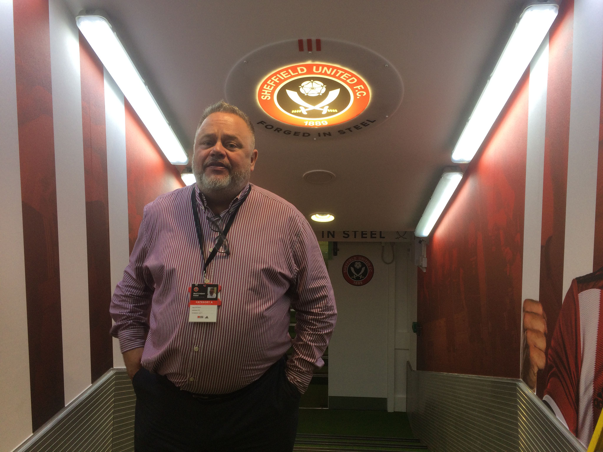 Gerry, zuständig für die Club-Historie, im Einlauftunnel